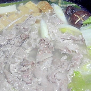 白菜と厚揚げ入り豚バラ肉鍋